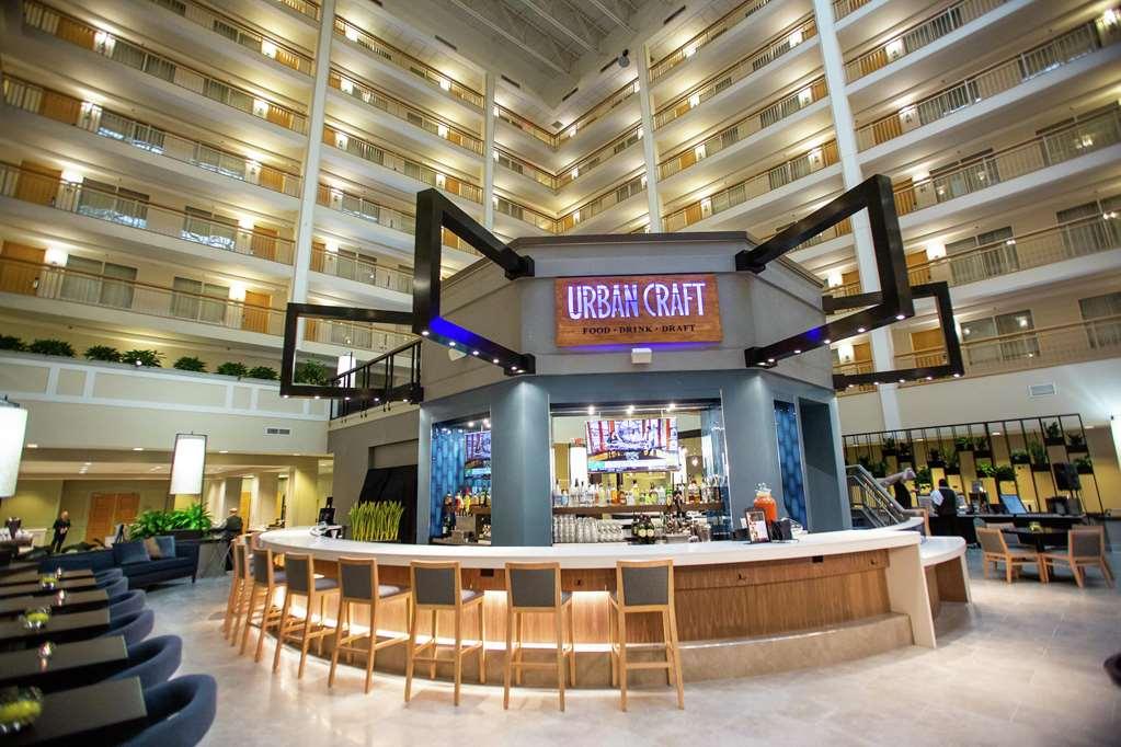Embassy Suites By Hilton Columbus Дъблин Ресторант снимка