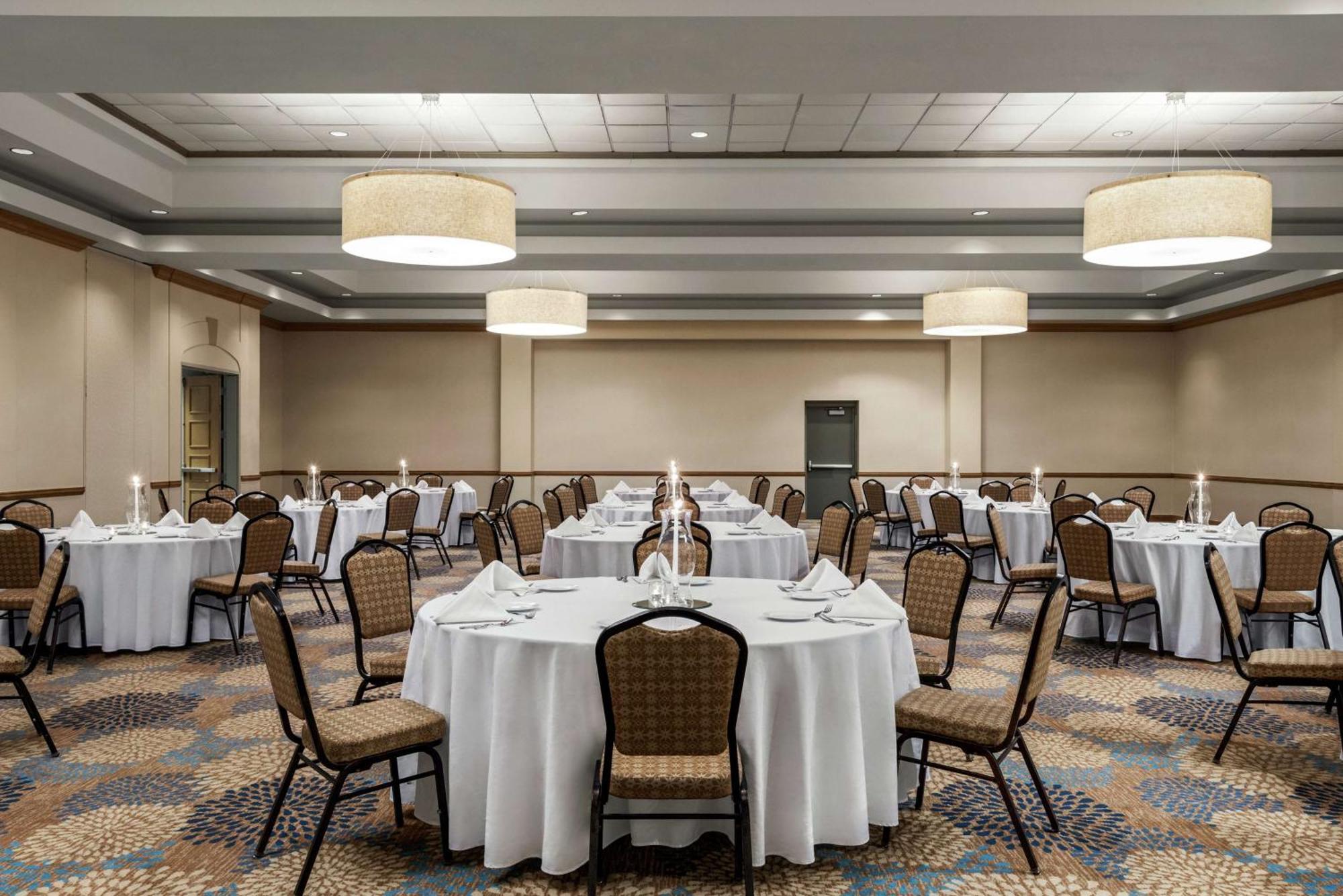 Embassy Suites By Hilton Columbus Дъблин Екстериор снимка